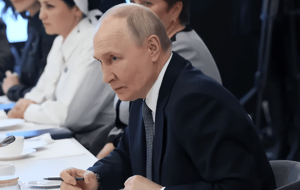 普京突遭当头一棒,俄罗斯后院“失火”!俄盟友突然翻脸,阿塞拜疆要出手了