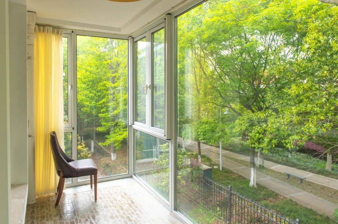 “什么?直接裂开了!”杭州姑娘刚回到家就愣住!近期高发,紧急提醒