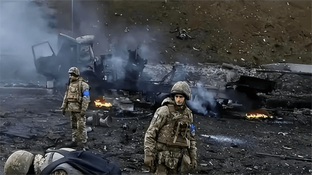 乌克兰麻烦大了！俄军不再仁慈，王牌部队上阵，誓要打崩红军城