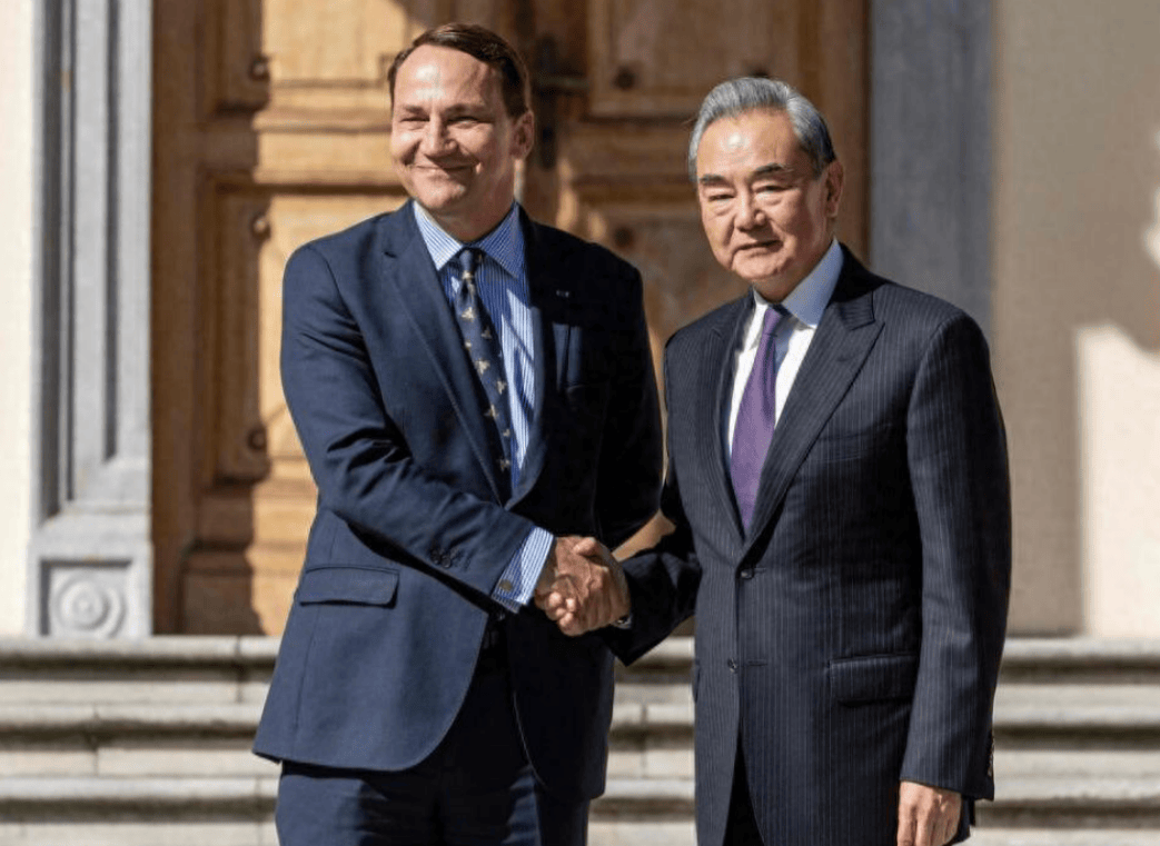 波兰外长向王毅解释，为何切断中欧贸易通道，顺带还告了俄罗斯一状