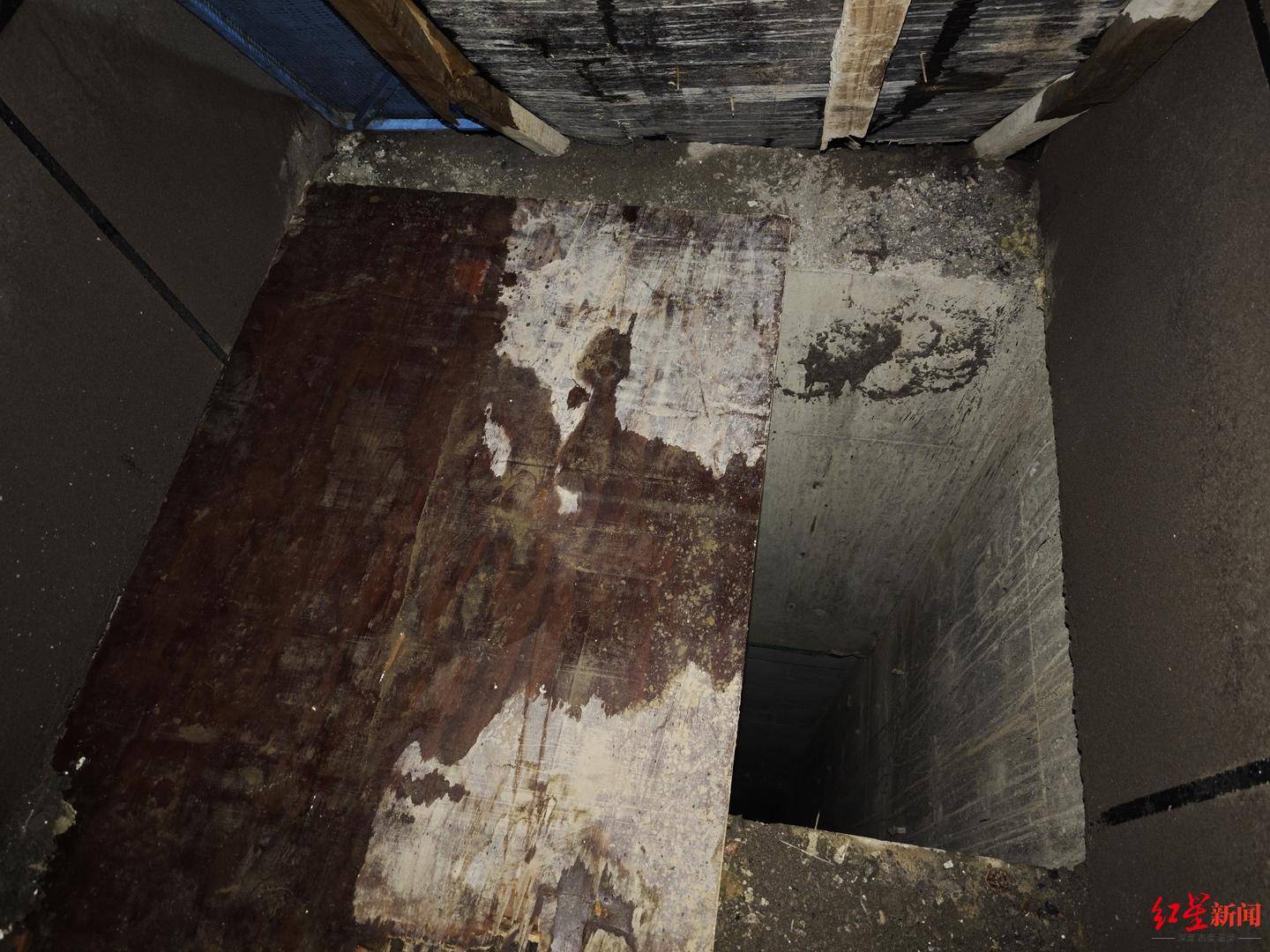 西安一男孩在小区玩耍坠入深井身亡 现场已架起围挡 官方通报：已控制3名相关责任人