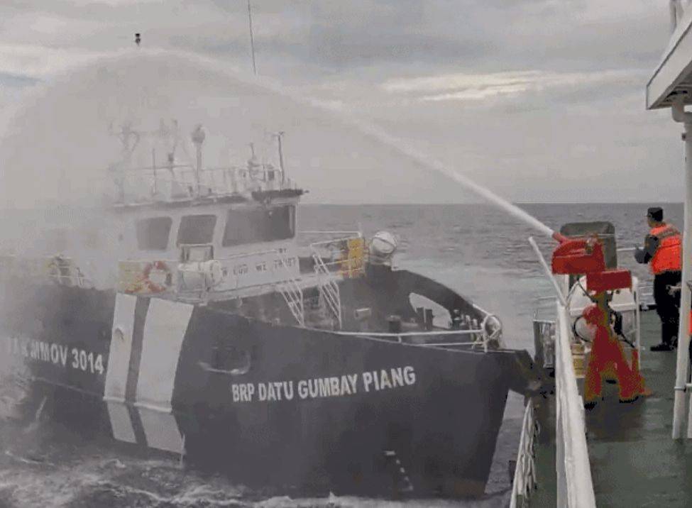 我海警船又被菲船撞伤，南海问题应该怎样解决？